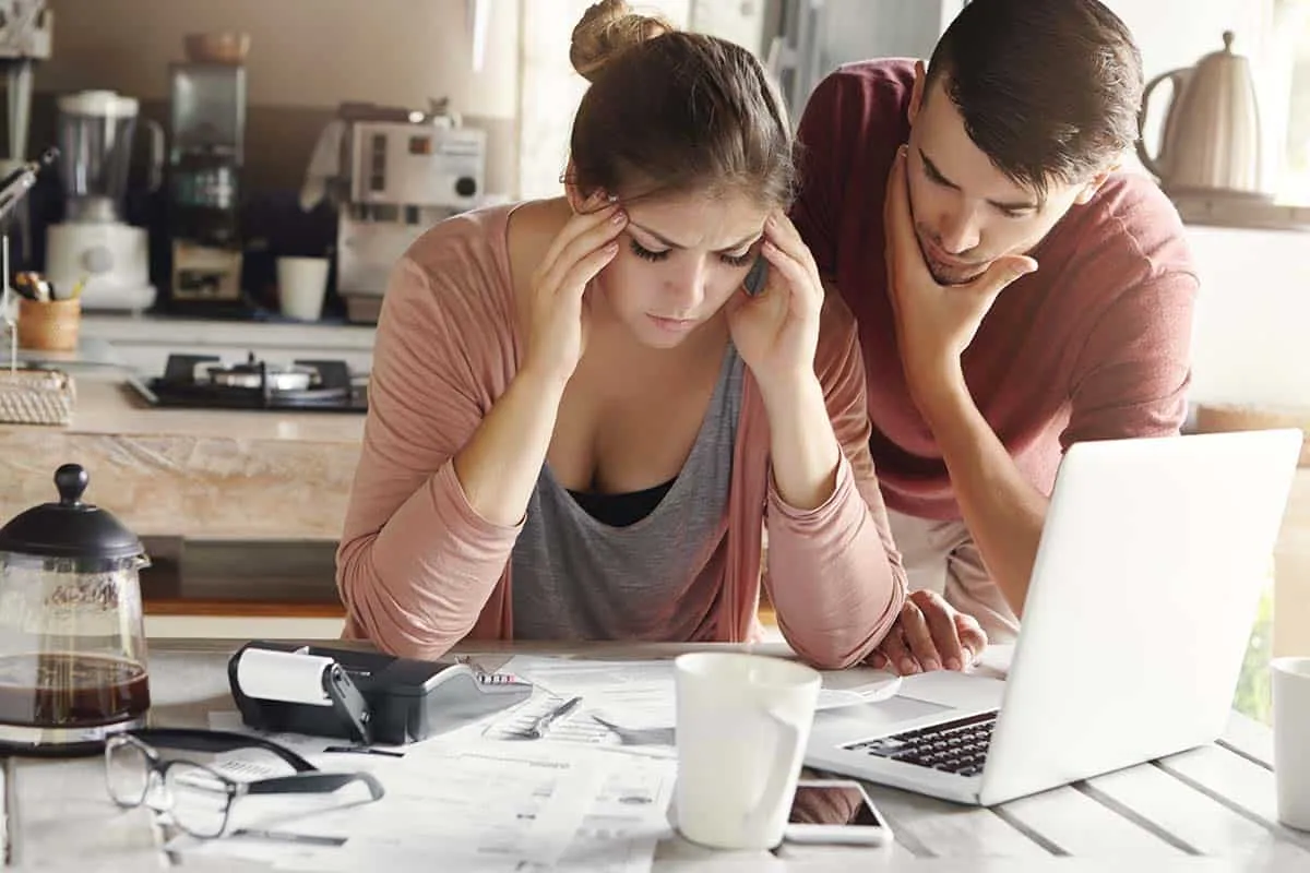 couple discussing irs resolutions